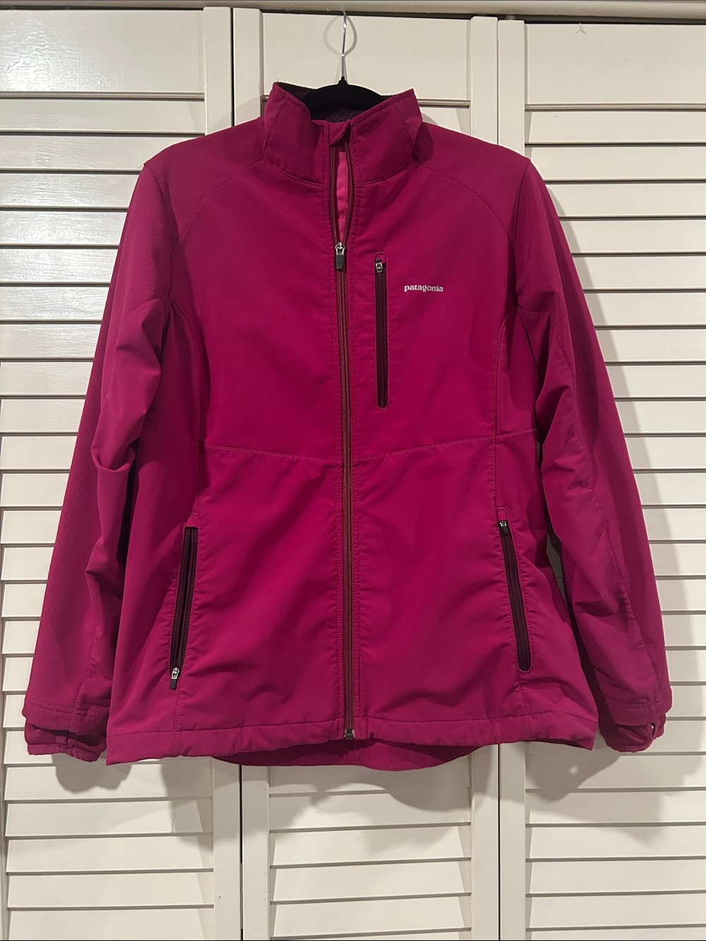 Patagonia Women's Bright Magenta Utility Softshell Jacket Size L